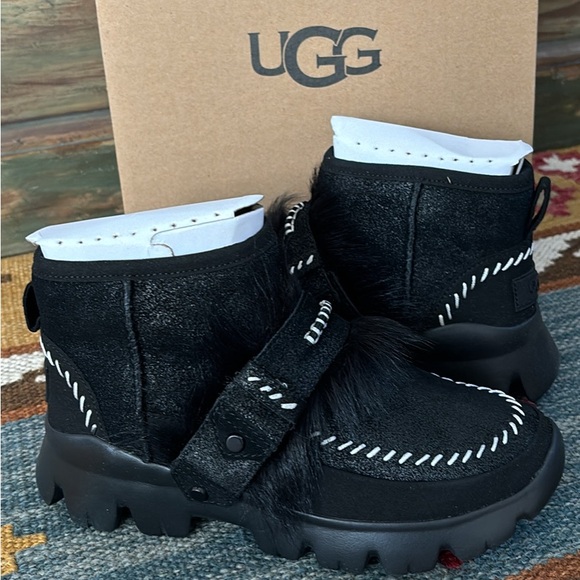 FIRM! UGG Fluff Punk UGG Pure & Lamb Fur Suede Ankle Boots Black sz 5 - Picture 1 of 10